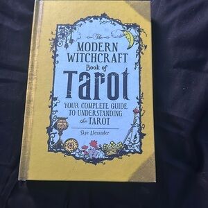 The Modern Witchcraft Book of Tarot
